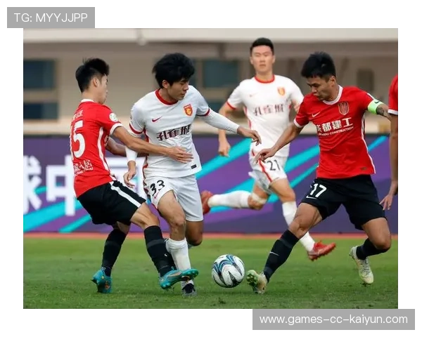 成都蓉城边路冲击连续奏效，禁区风声鹤唳